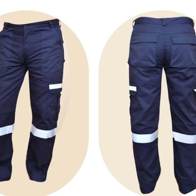 pantalon azul con cinta reflectiva